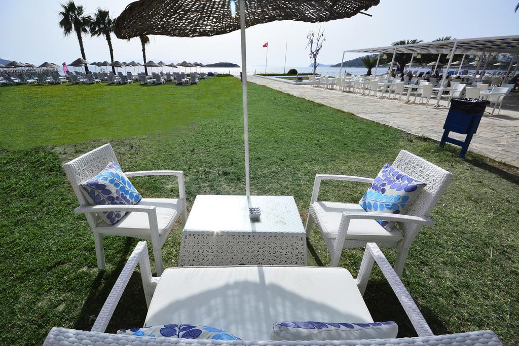 Club Blue White All Inclusive Turgutreis Exterior photo